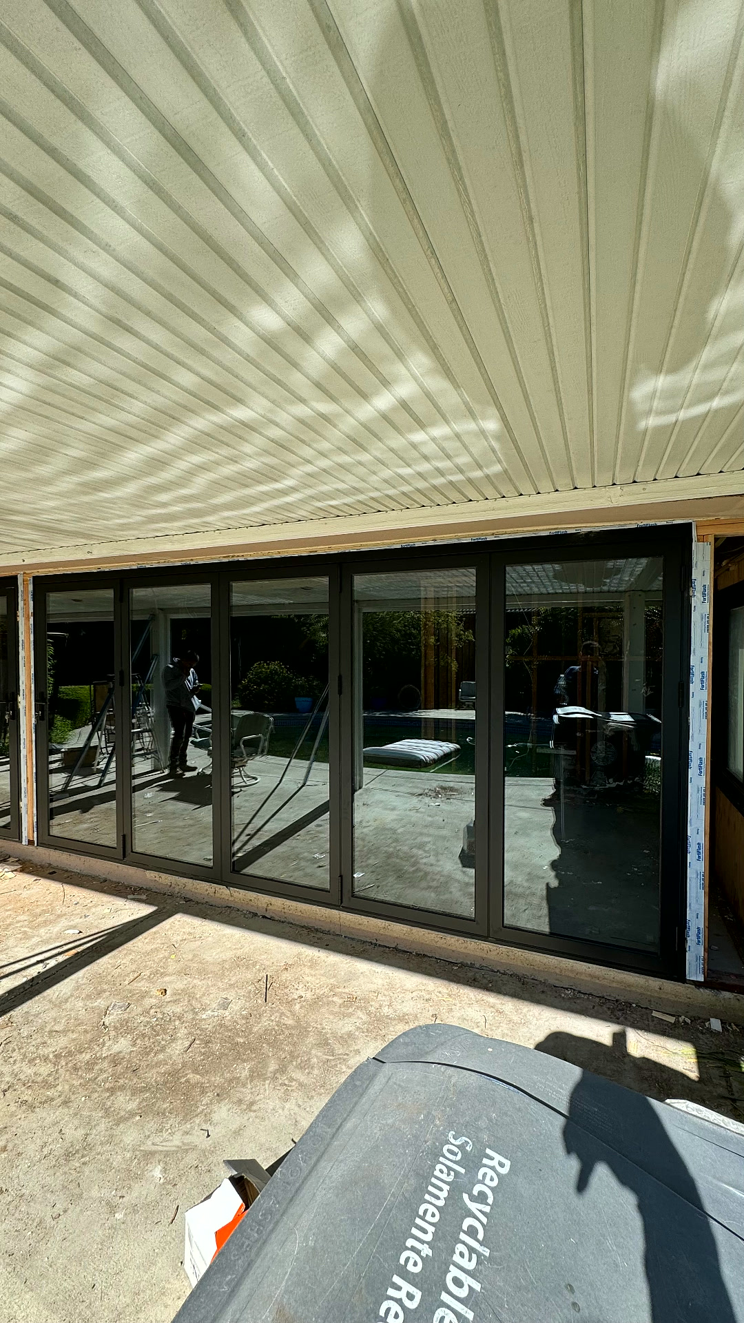 Outdoor patio lounge
